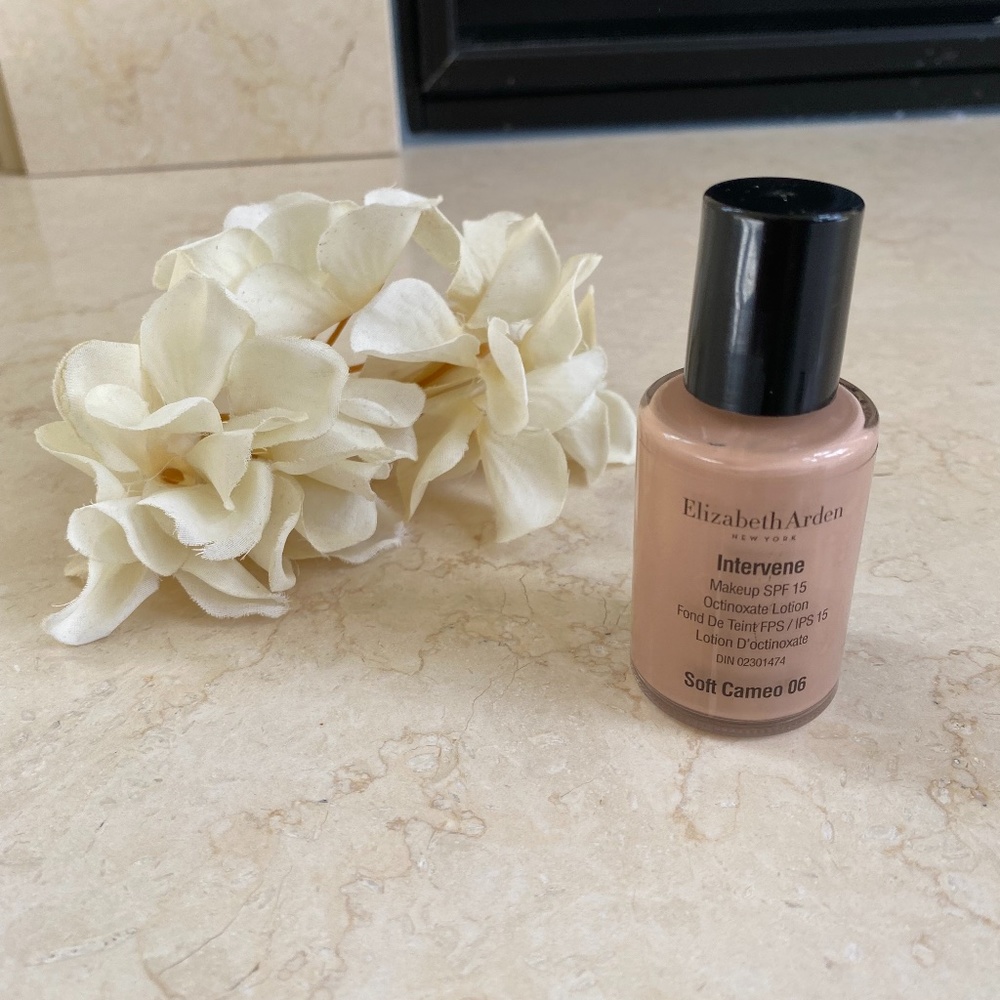 Elizabeth Arden Intervene Liquid Foundation, SPF 15, SOFT CAMEO 06 New Sealed